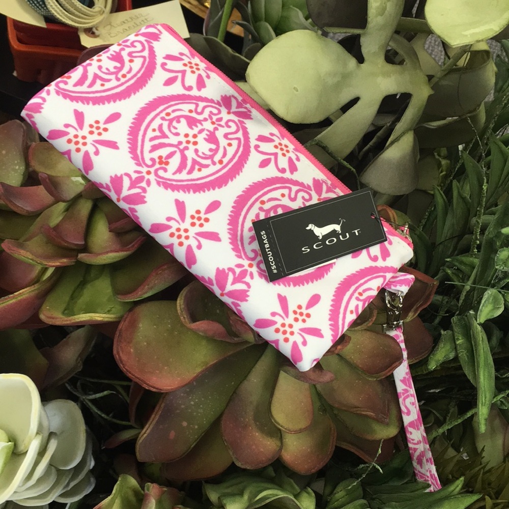 Kate Wristlet - Picture 2 of 5
